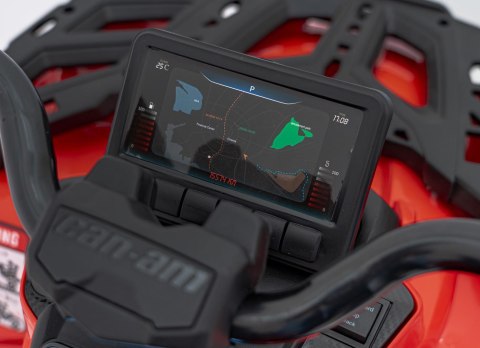 Quad Can Am Outlander ATV z Pilotem Czerwony