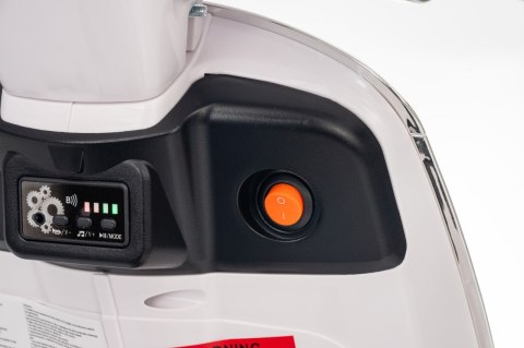 Pojazd Skuter Vespa ROMA Biały