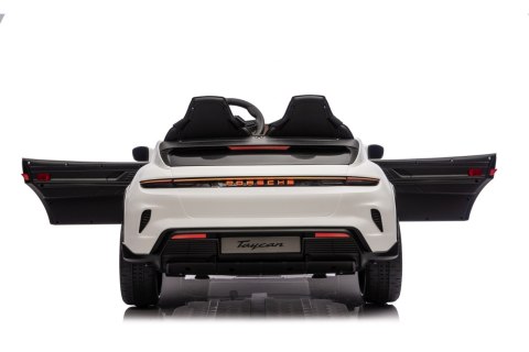 Pojazd Porsche Taycan Turbo S Biały