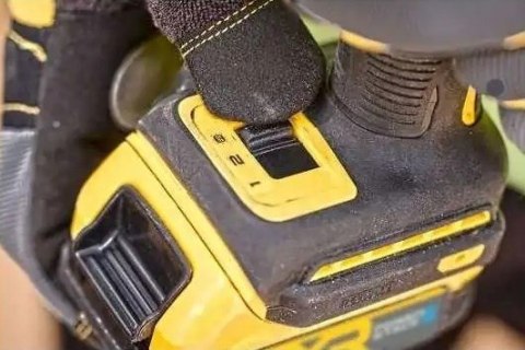 Zakrętarka udarowa 1/4" 18V XR DCF870N DEWALT