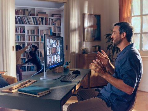 Komputer EliteStudio 8 All-in-One G1i U5-235 512GB 16GB W11P 27 C9TR0ET