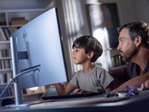 Komputer EliteStudio 8 All-in-One G1i U5-235 512GB 16GB W11P 27 C9TR0ET