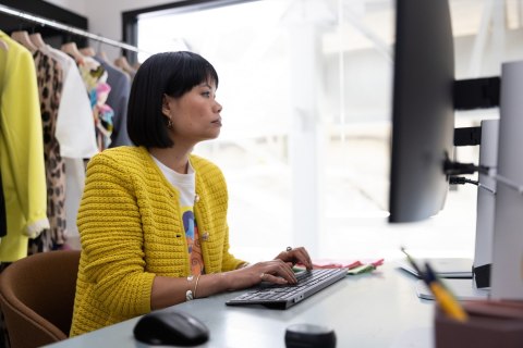 Zestaw klawiatura + mysz HP 720 Multi-Device Rechargeable Wireless Keyboard and Mouse Combo bezprzewodowe z akumulatorem czarne 