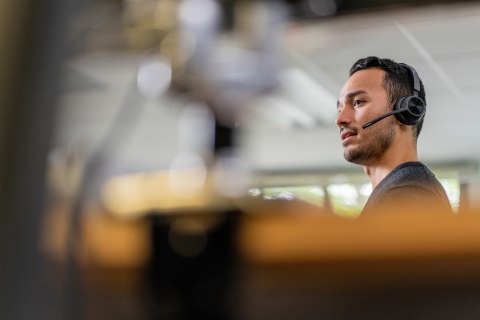 POLY Zestaw słuchawkowy Voyager 4320 z certyfikatem Microsoft Teams USB-C + adapter BT700