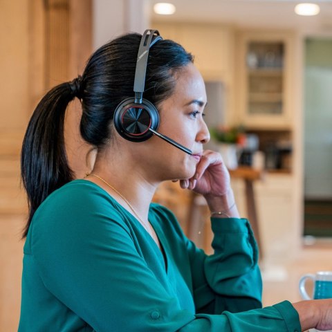 POLY Zestaw słuchawkowy Voyager Focus 2 USB-C-C + przejściówka USB-C/A