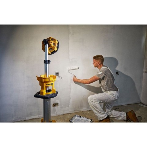 Lampa teleskopowa na trójnogu DeWalt DCL079-XJ (3000 lm; Biały ciepły)