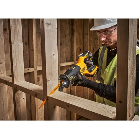 Piła szablasta 18V DeWALT DCS382N